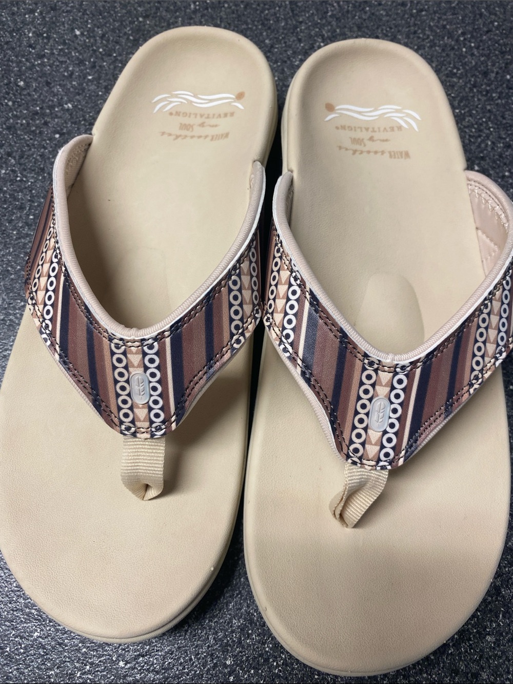 REVITALIGN Water Soothes my Soul Brown Striped Thong Sandals